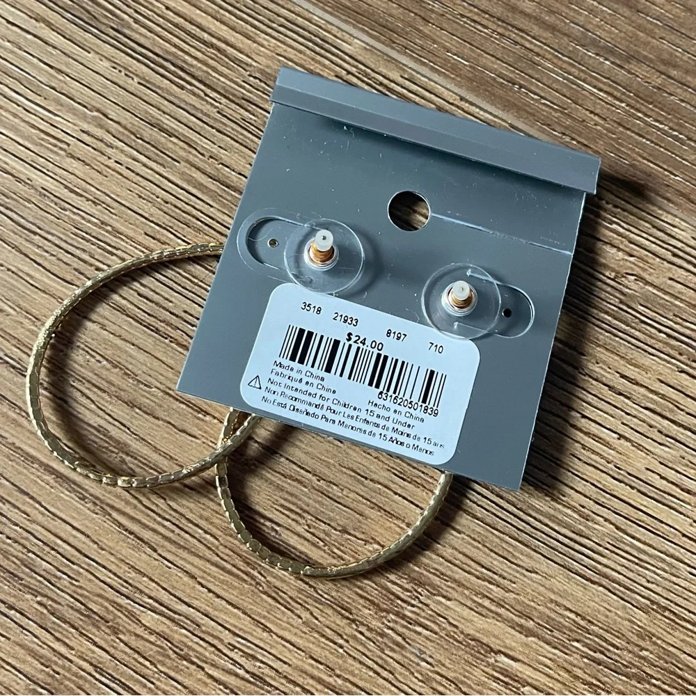 VAN HEUSEN-NWT Gold Tone & CZ Tear Drop Earrimgs - Picture 2 of 8